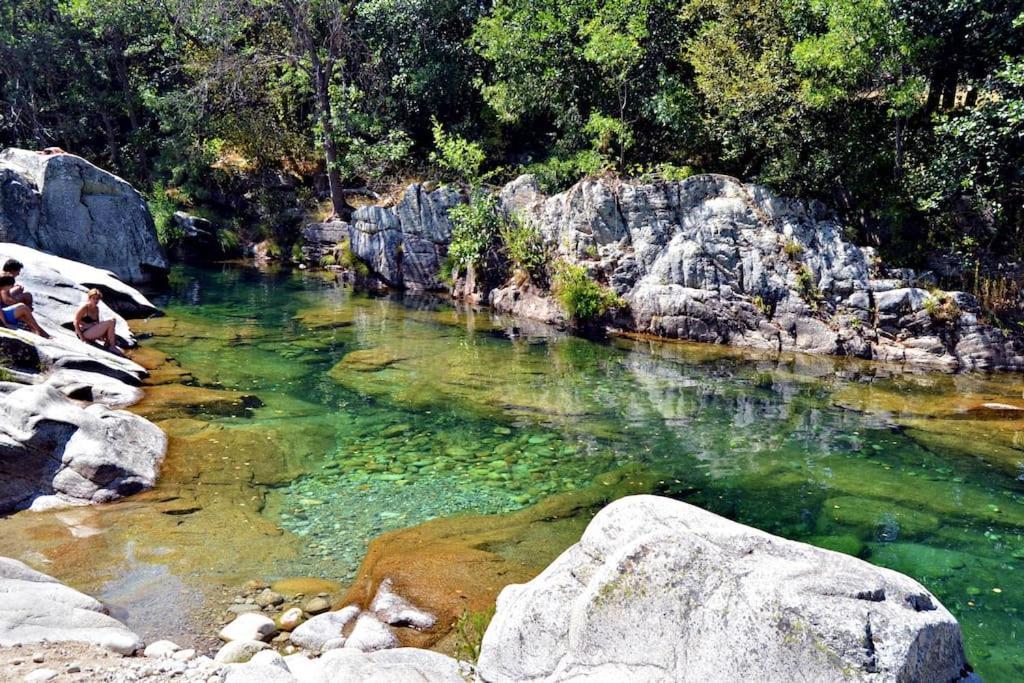Casa Rural En Candeleda Con Piscina Y Un Maravilloso Jardin المظهر الخارجي الصورة