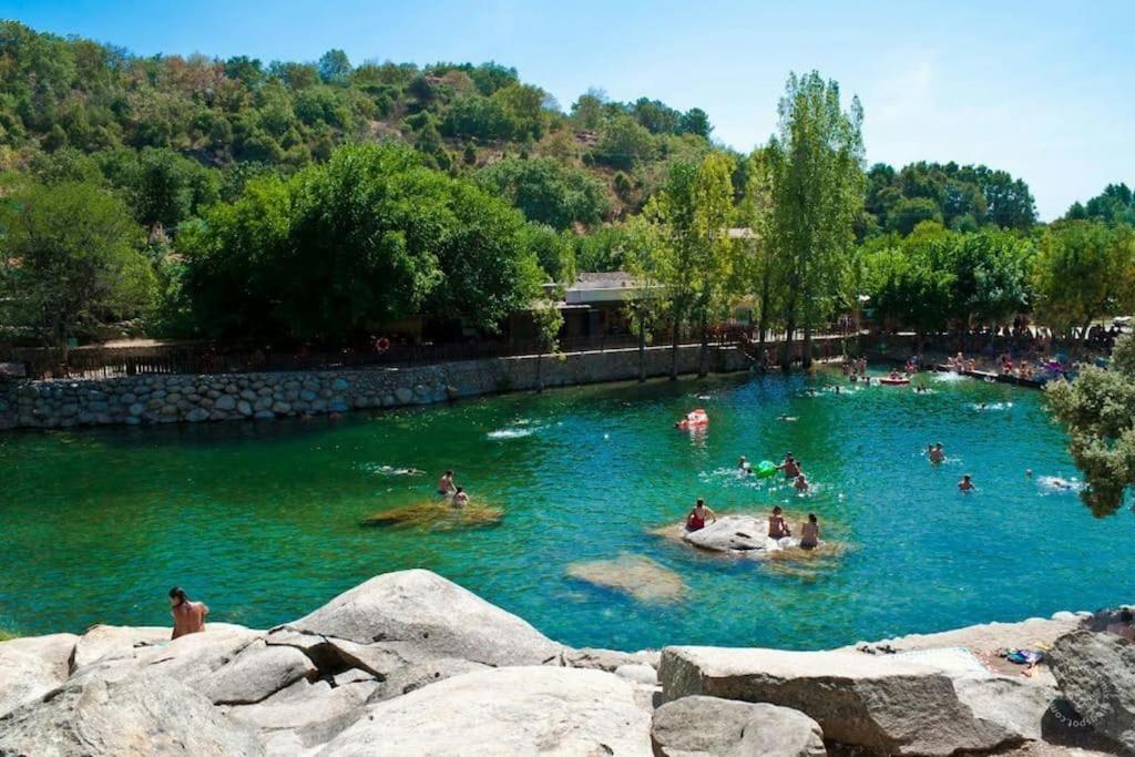Casa Rural En Candeleda Con Piscina Y Un Maravilloso Jardin المظهر الخارجي الصورة